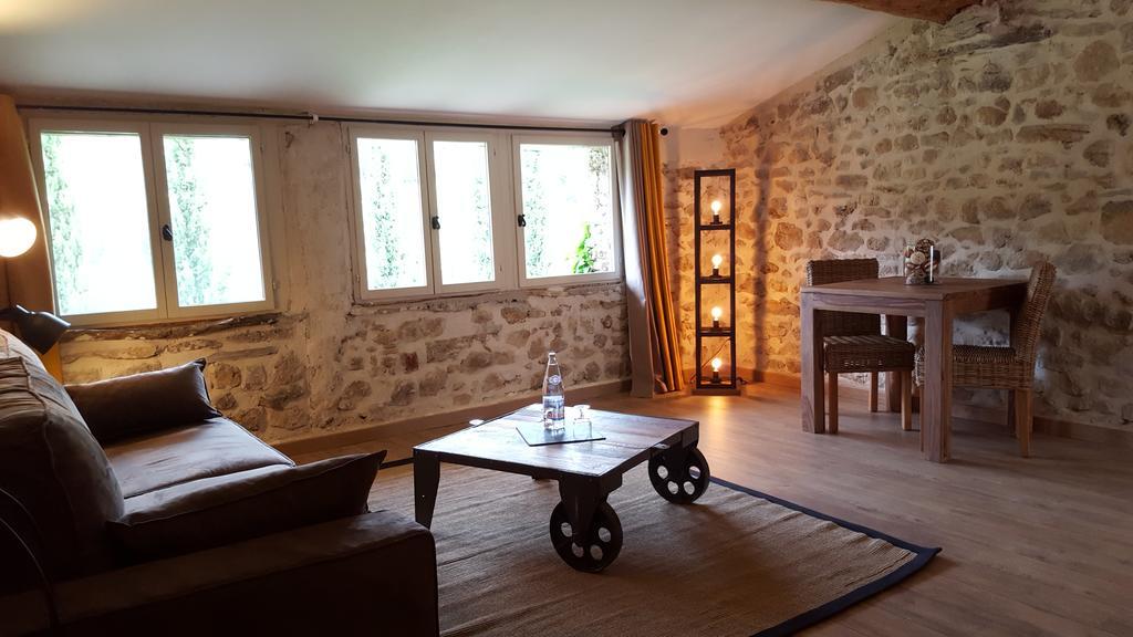 Le Mas De Combeau Tauriers Exterior photo